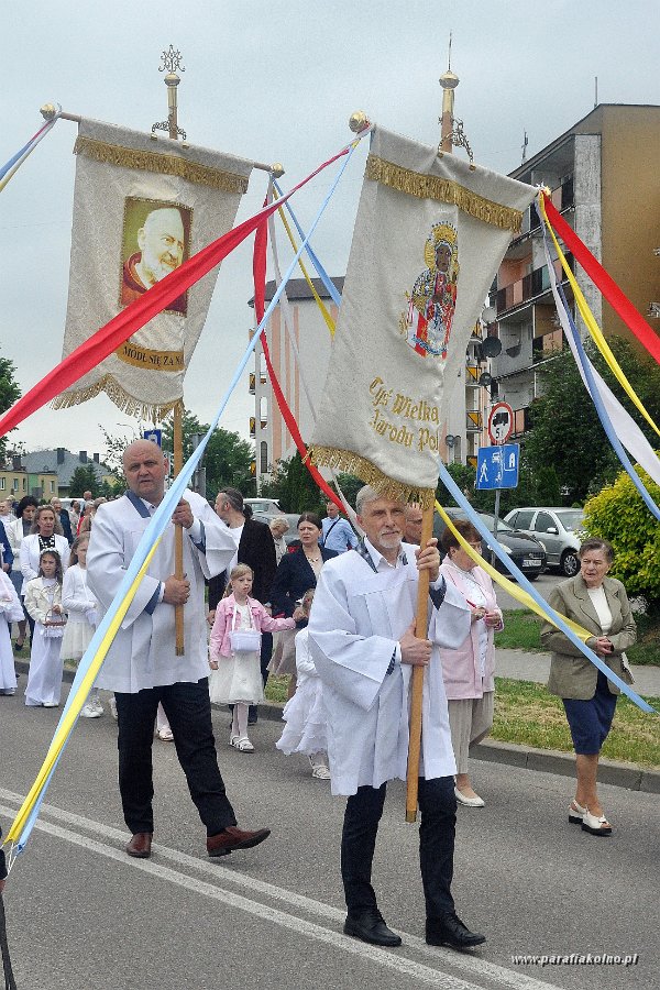 088 Procesja eucharystyczna.jpg